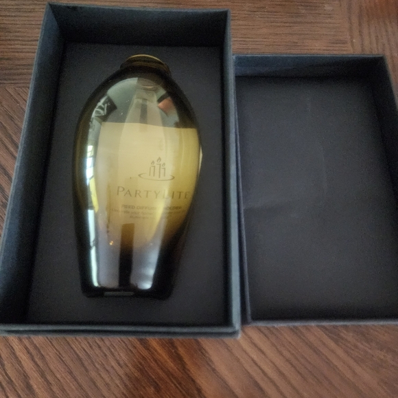 PartyLite Reed Diffuser Holder - Picture 4 of 7